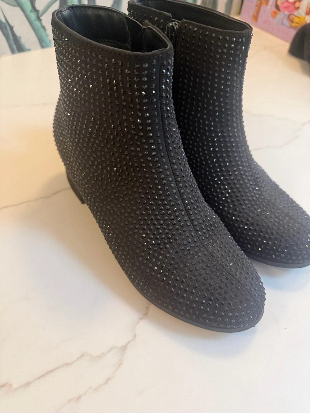 Adorable glitter ankle boots- worn once